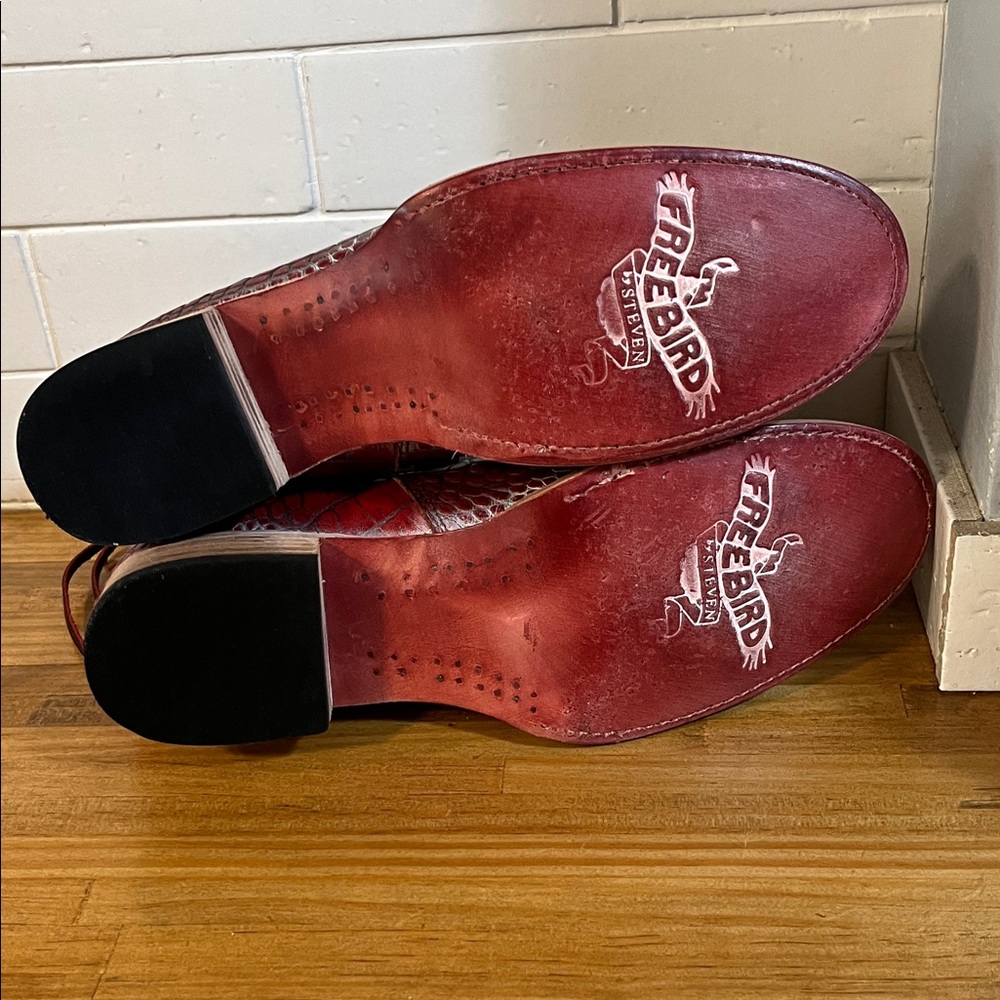 Freebird Maribel Red Crocodile Embossed Shoes Womens Size 11 Ankle Strap Leather - Picture 6 of 8